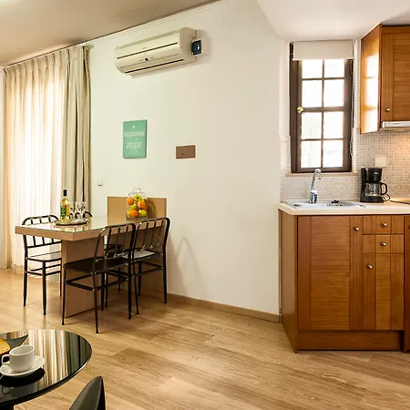 Aparthotel Elina 3*